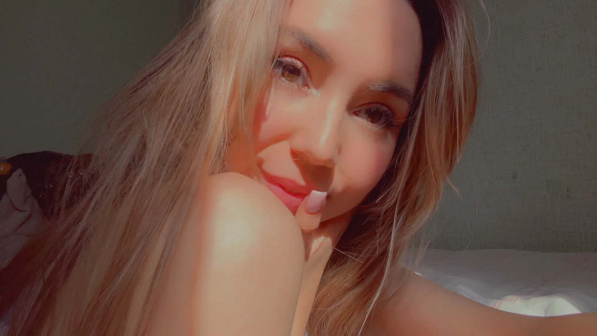 XXX Porn Photo of Nude sweeetyhunter 4