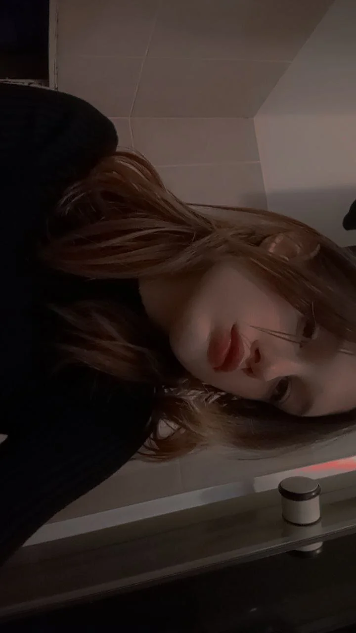 XXX Porn Photo of Nude AnnyiBlue 15