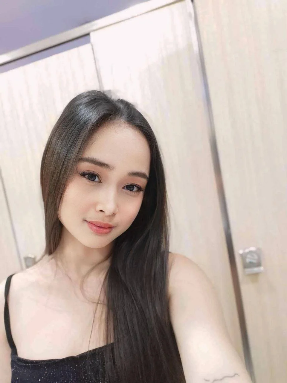 XXX Porn Photo of Nude YvonneYounce 2