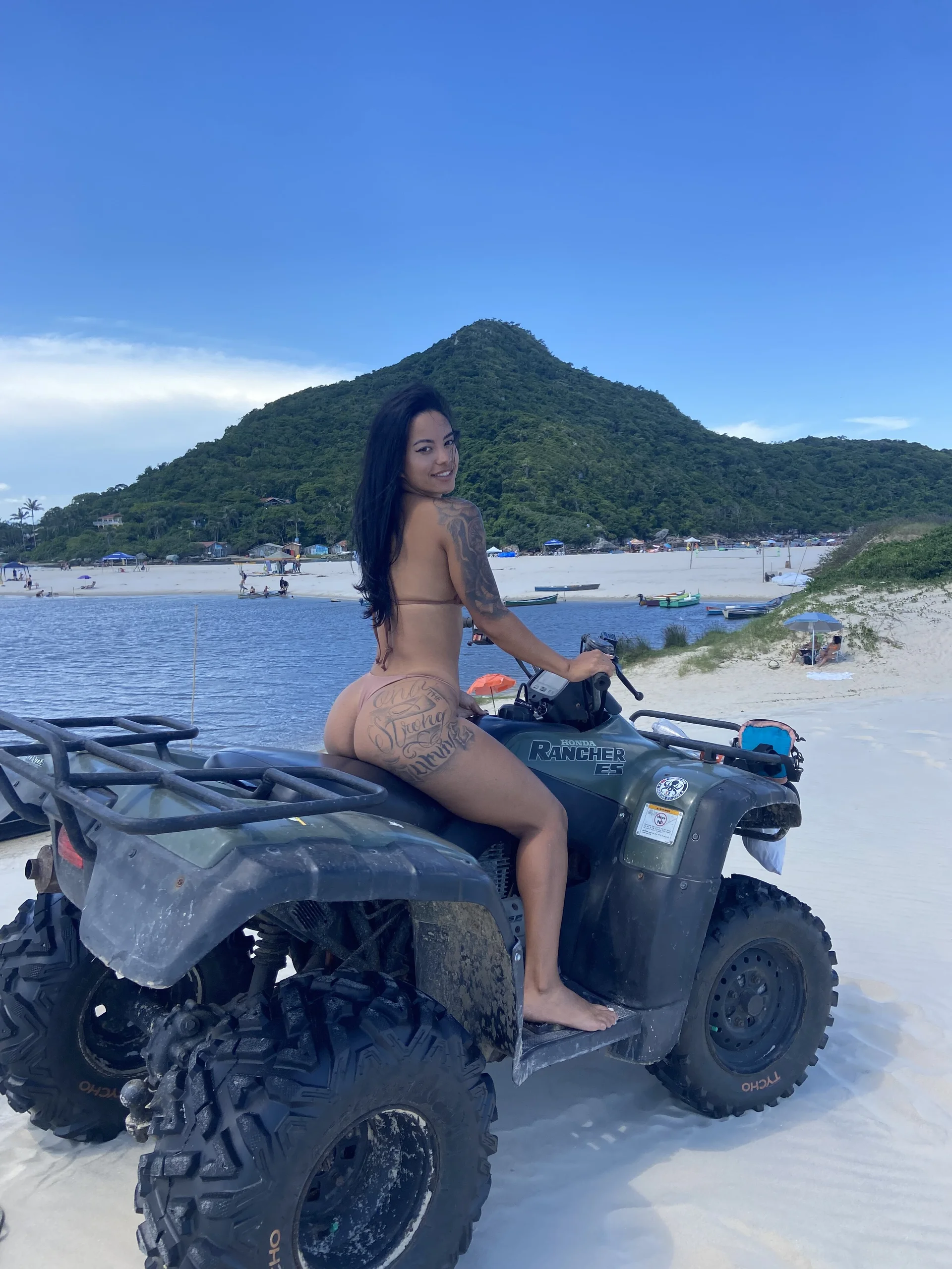 XXX Porn Photo of Nude Morenaviip 2