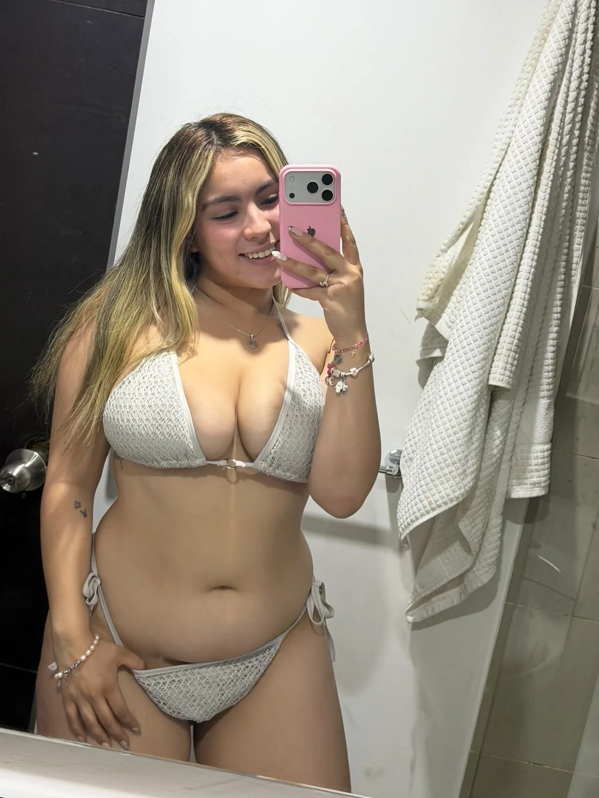 XXX Porn Photo of Nude Cloee_Rainbow1 45