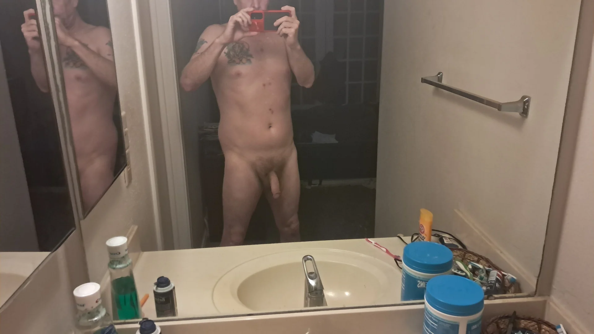 XXX Porn Photo of Nude WildBee420 6