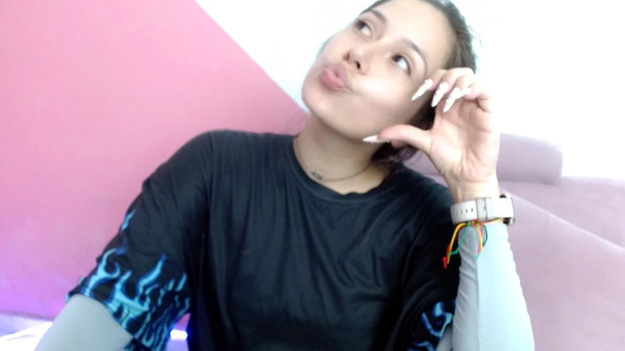 XXX Porn Photo of Nude MommyMiaWs 4