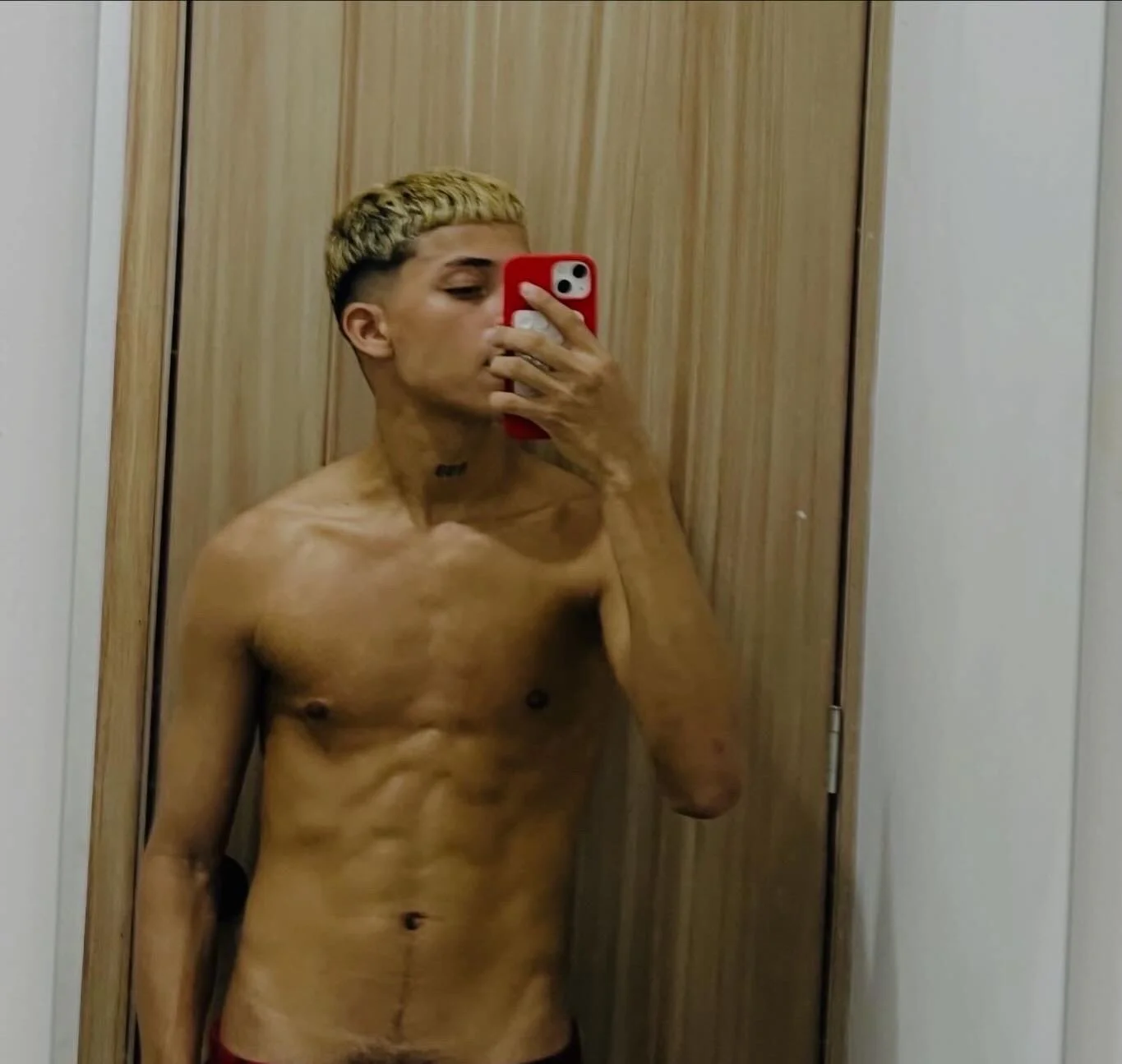 XXX Porn Photo of Nude GOLD_BOYS 9
