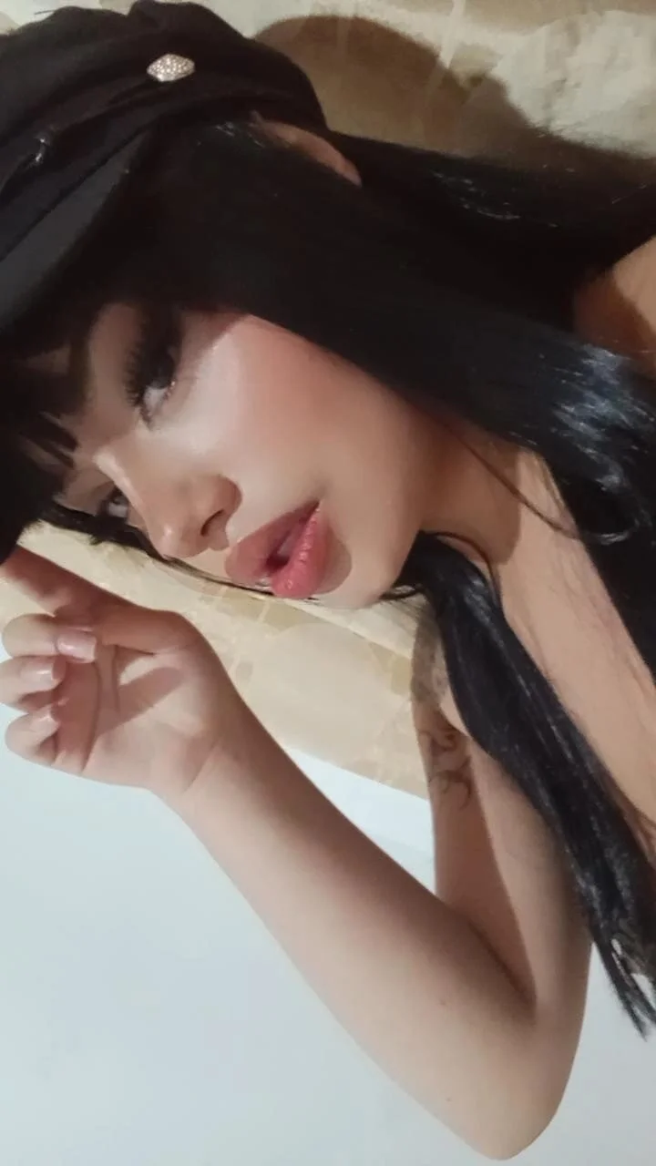 XXX Porn Photo of Nude sweetbloomcs 4