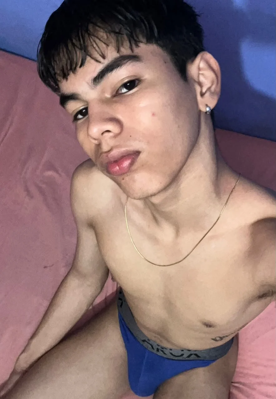 XXX Porn Photo of Nude LoganNaughty 2