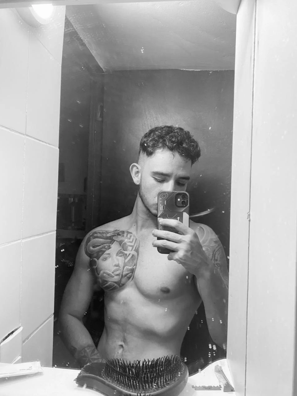 XXX Porn Photo of Nude freestyle_blake1 12