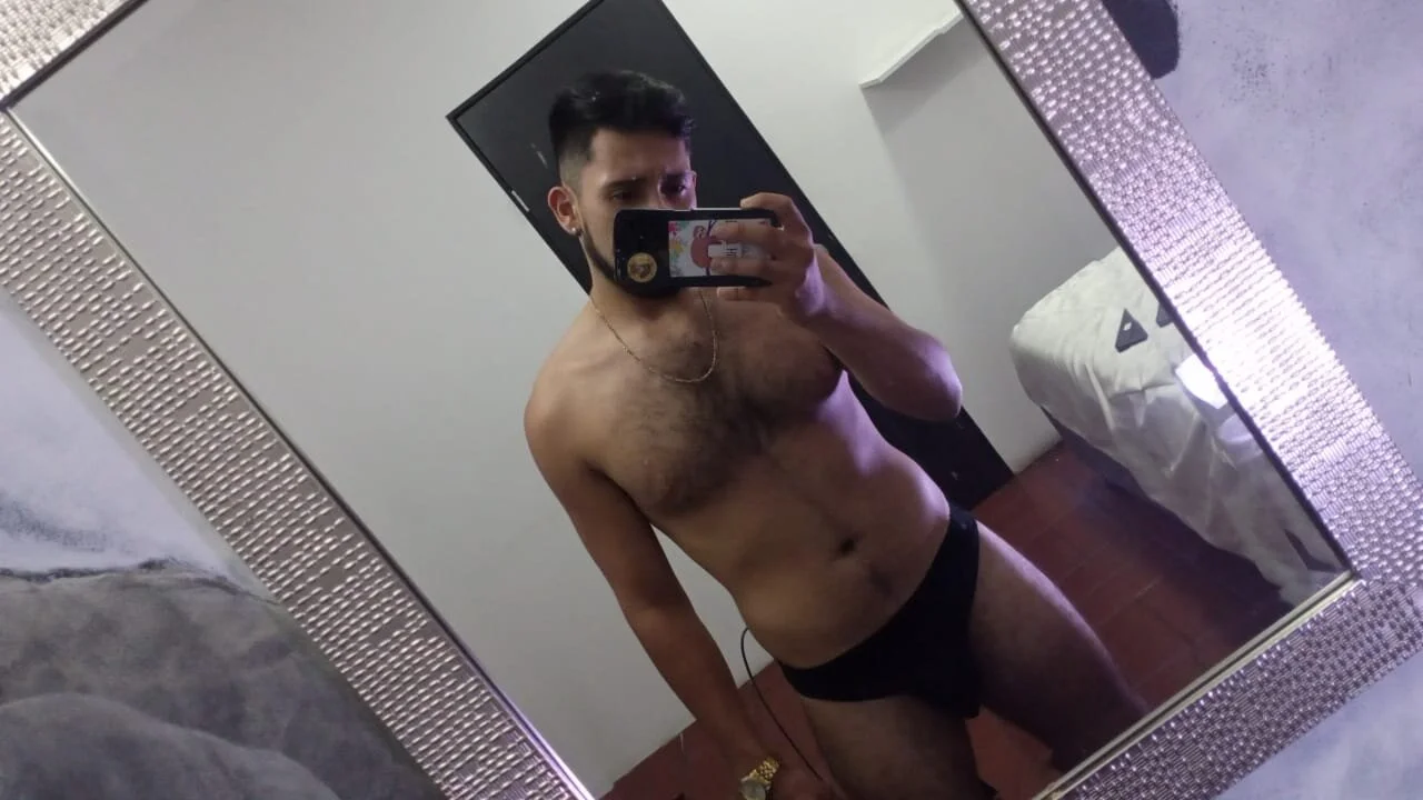 XXX Porn Photo of Nude Tyson_BearX 5