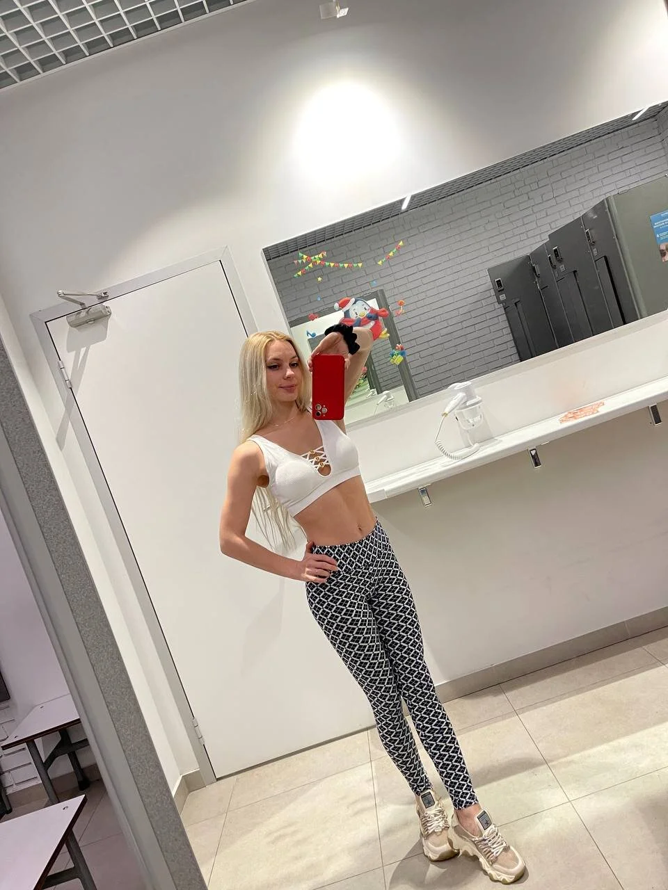 XXX Porn Photo of Nude CutieShyShiningX 6