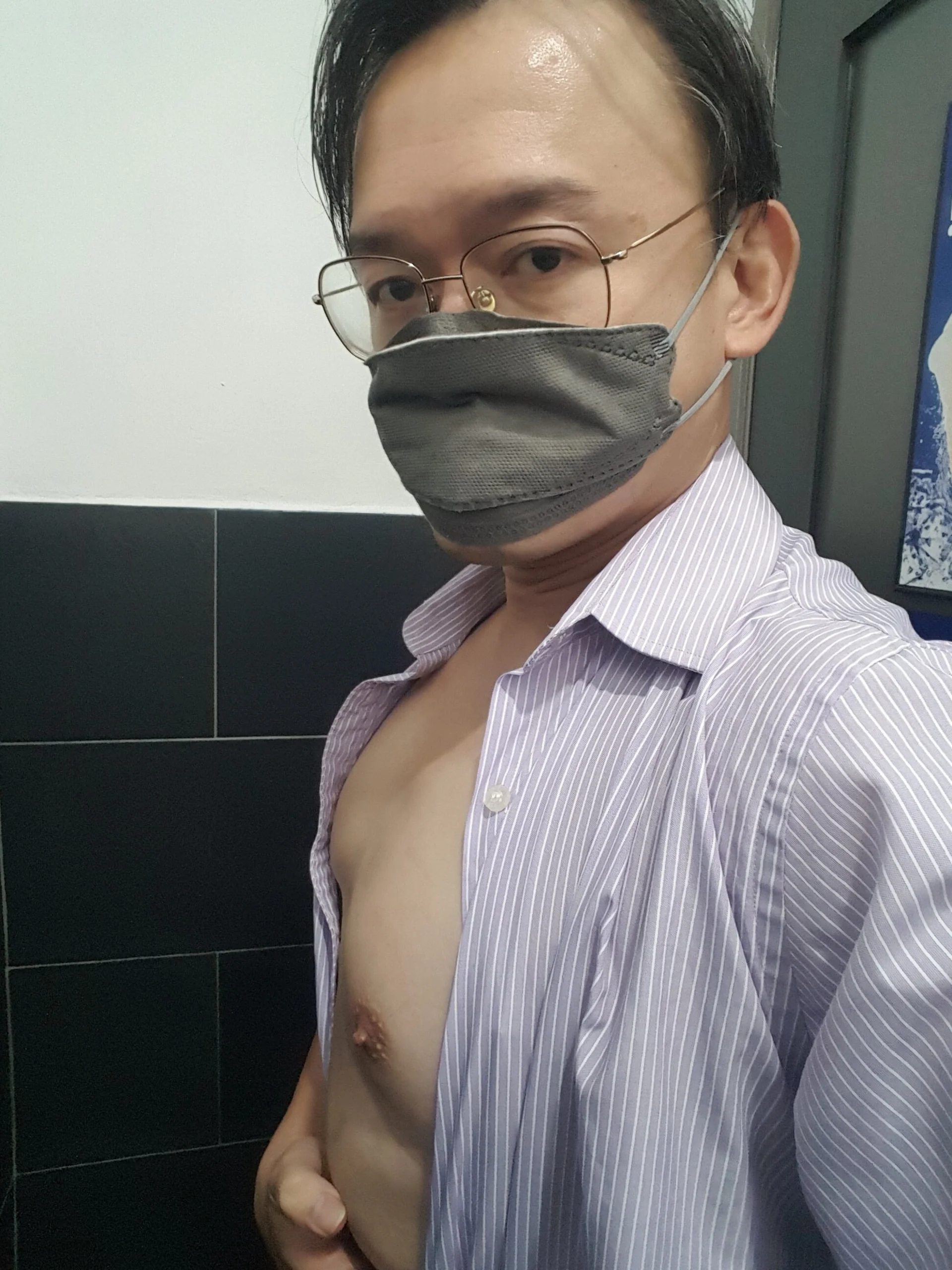 XXX Porn Photo of Nude littlegoddyboy 3