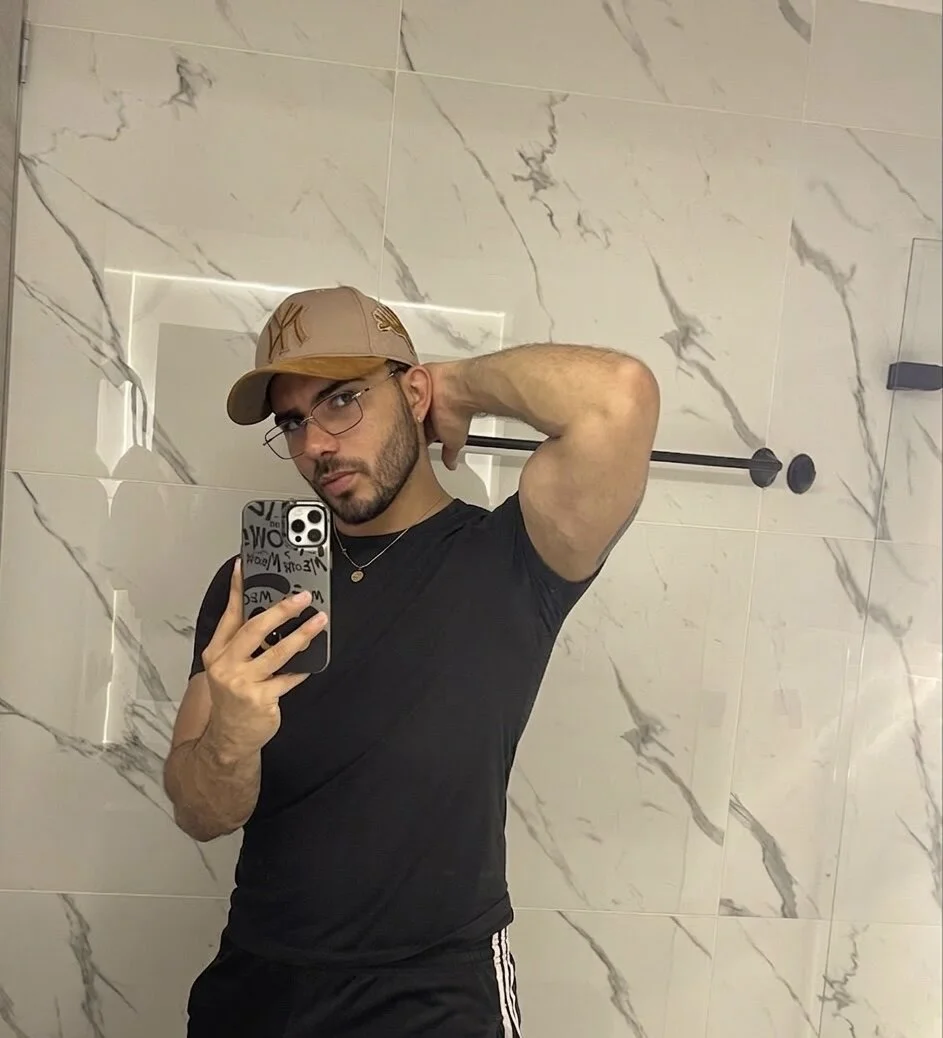 XXX Porn Photo of Nude adamhairy 165