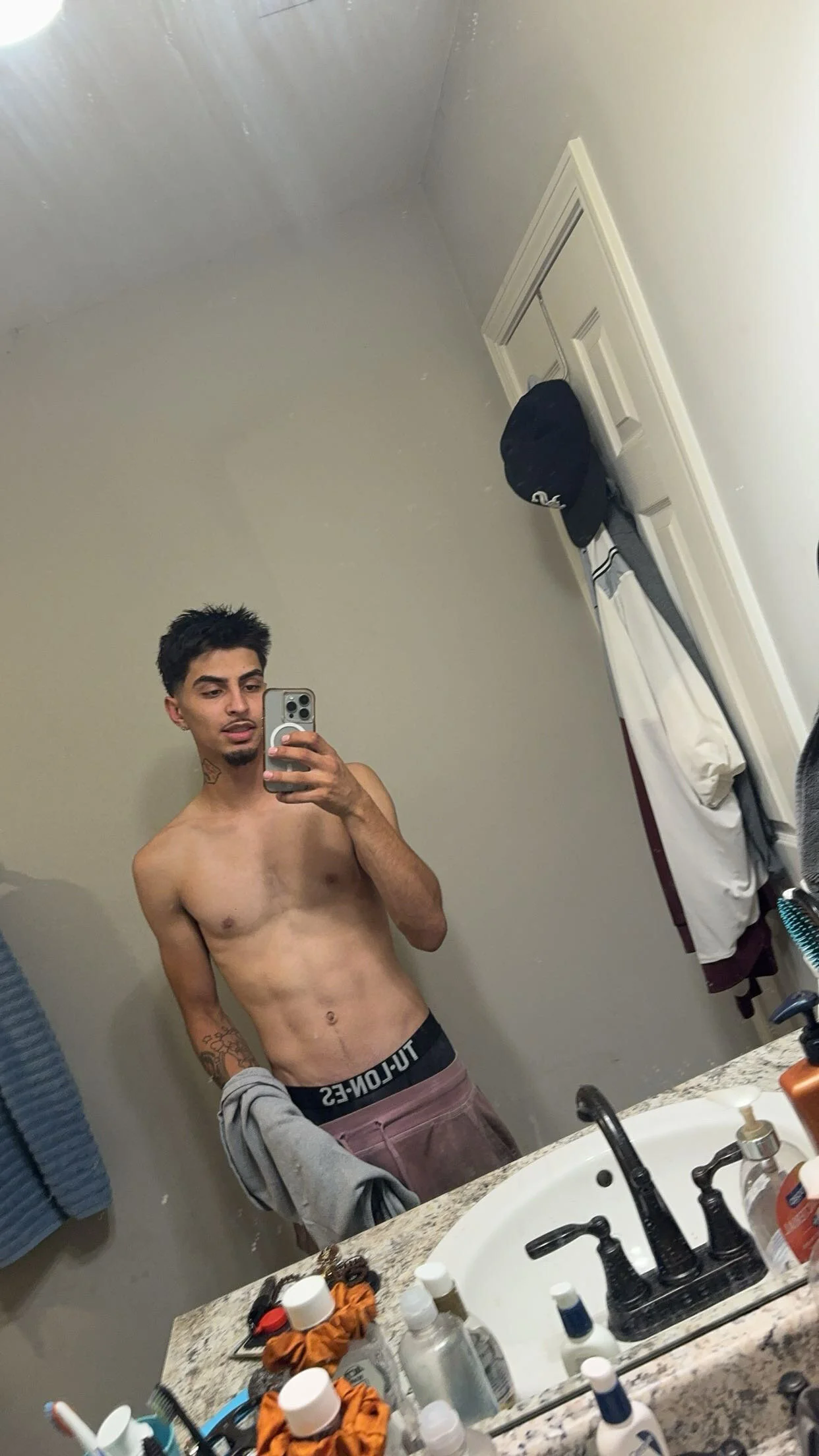 XXX Porn Photo of Nude UncensoredAladdin 2