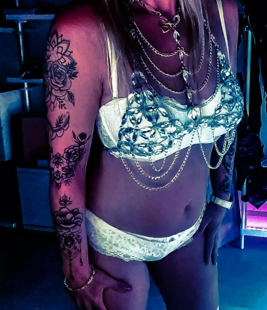 XXX Porn Photo of Nude xMystiqueMavenx 1