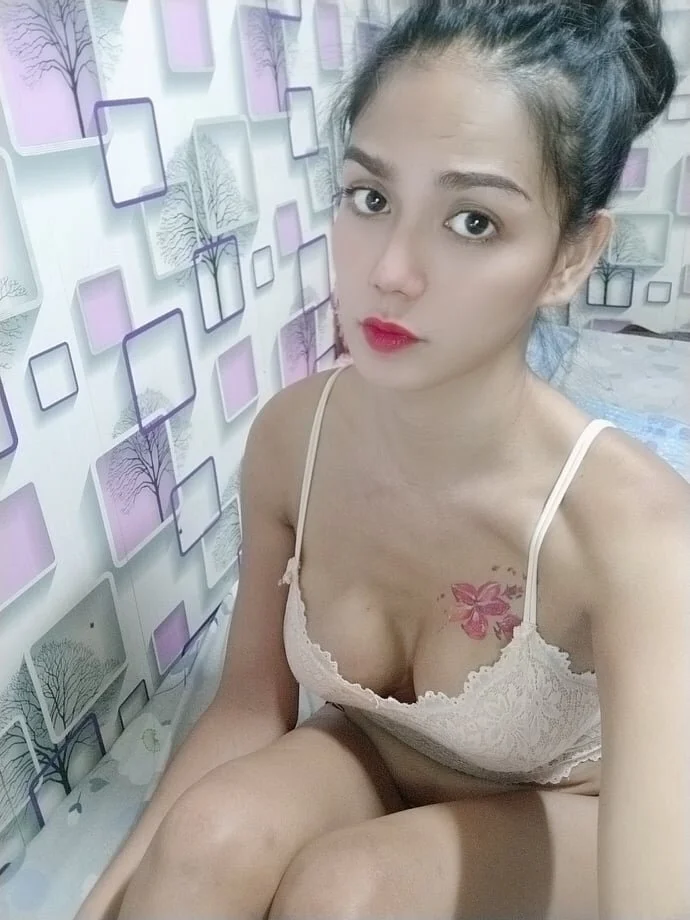 XXX Porn Photo of Nude xAsianHottieTranny 5