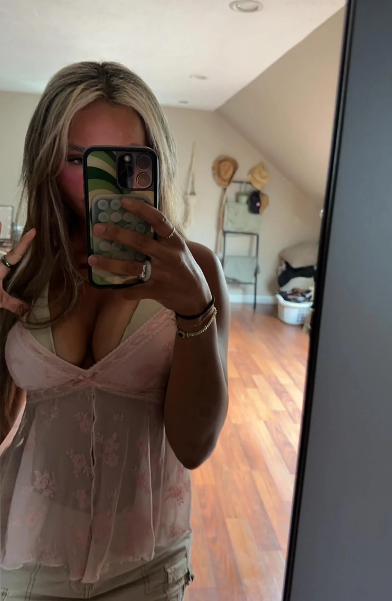 XXX Porn Photo of Nude TheOnlyIris 2
