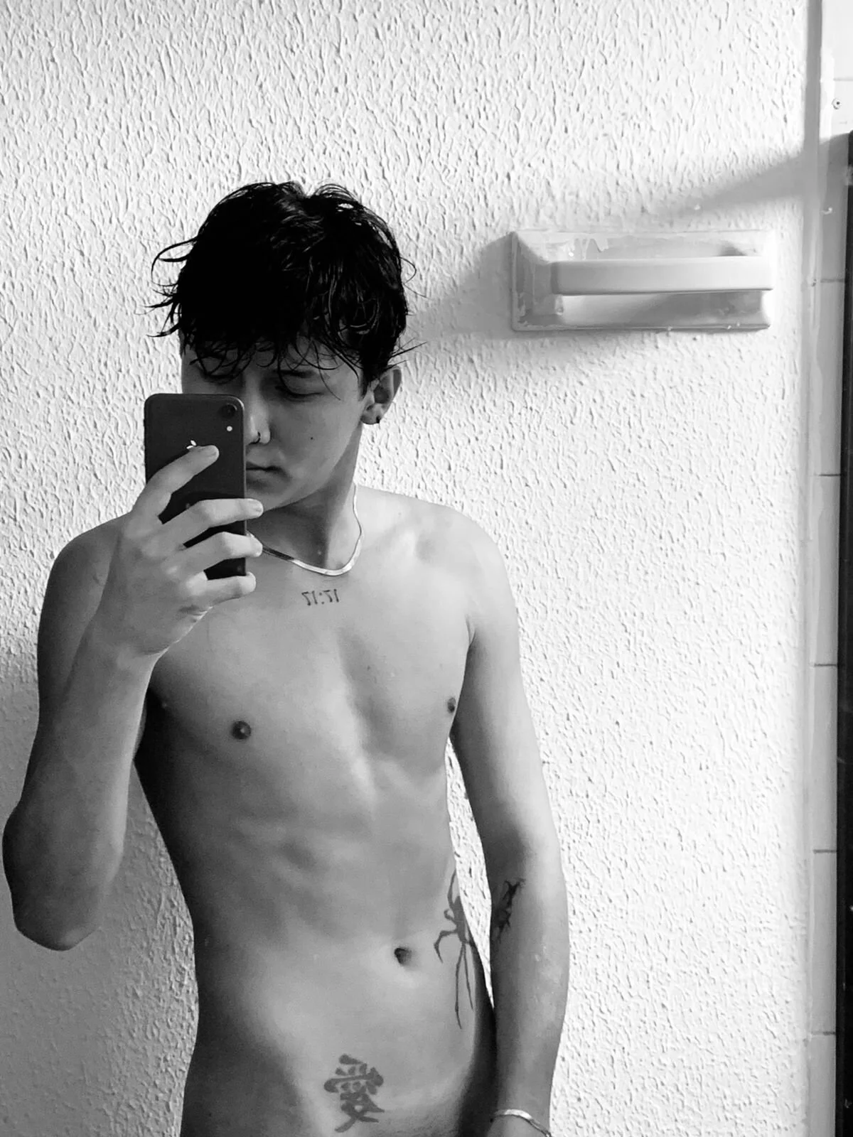 XXX Porn Photo of Nude SalvatoreBenford 21