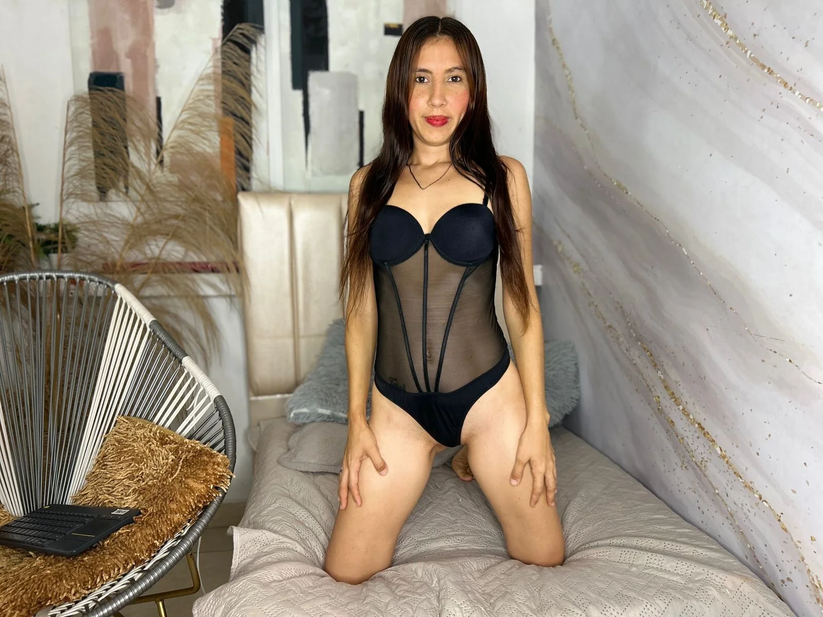 XXX Porn Photo of Nude alix_rada 2