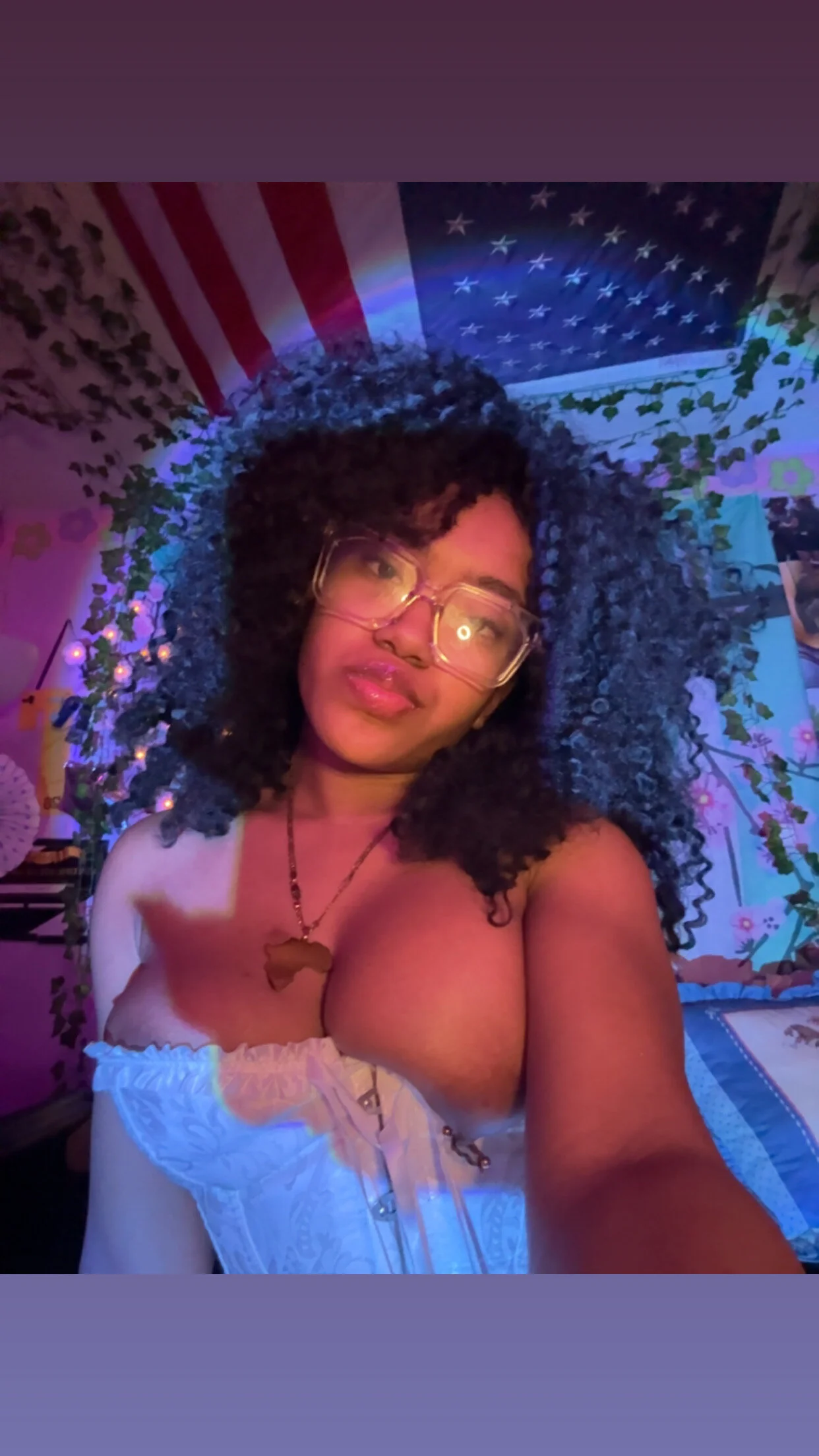 XXX Porn Photo of Nude lifeoftt_19xx 468