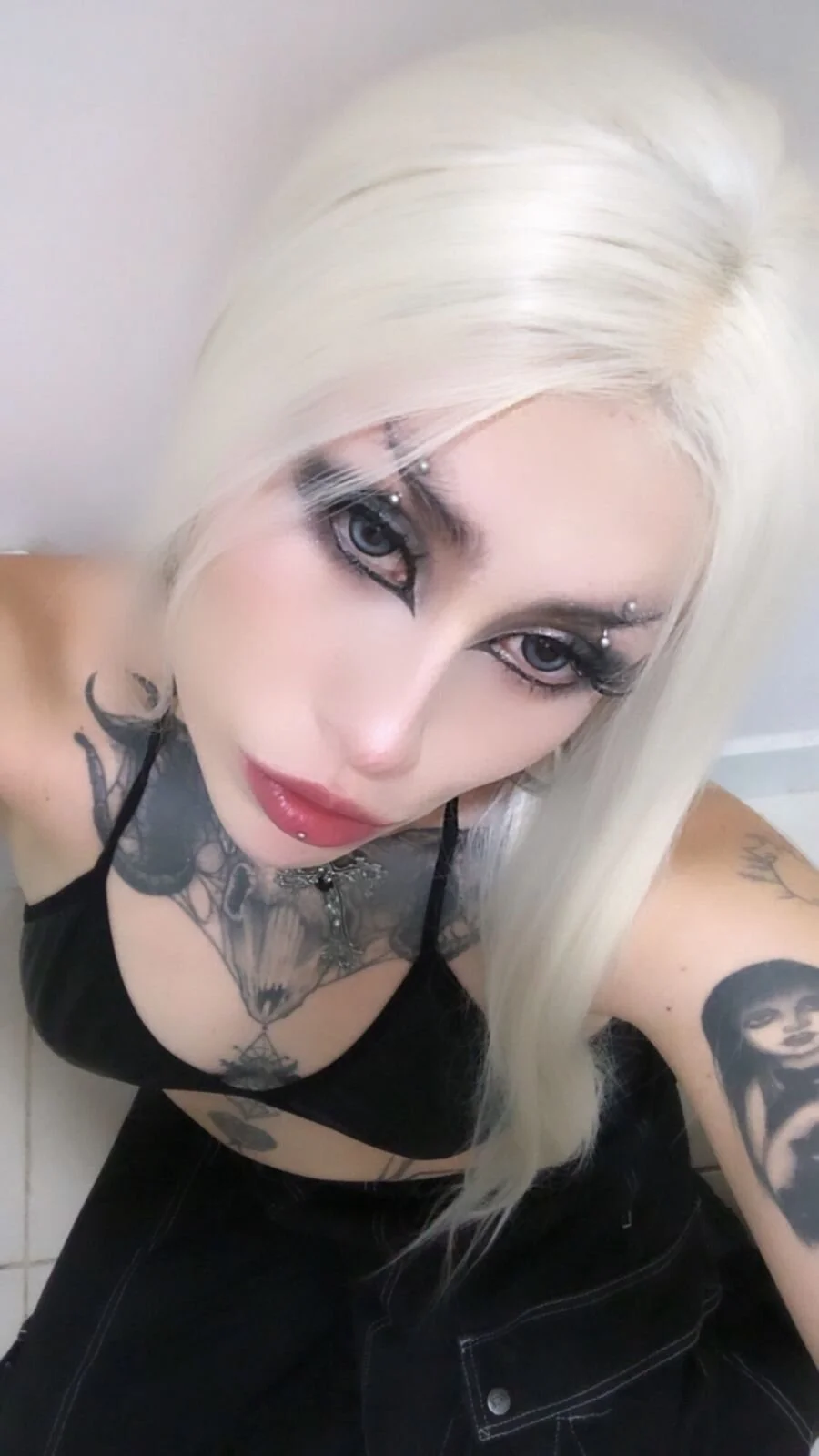 XXX Porn Photo of Nude Angelabl0odborne 4