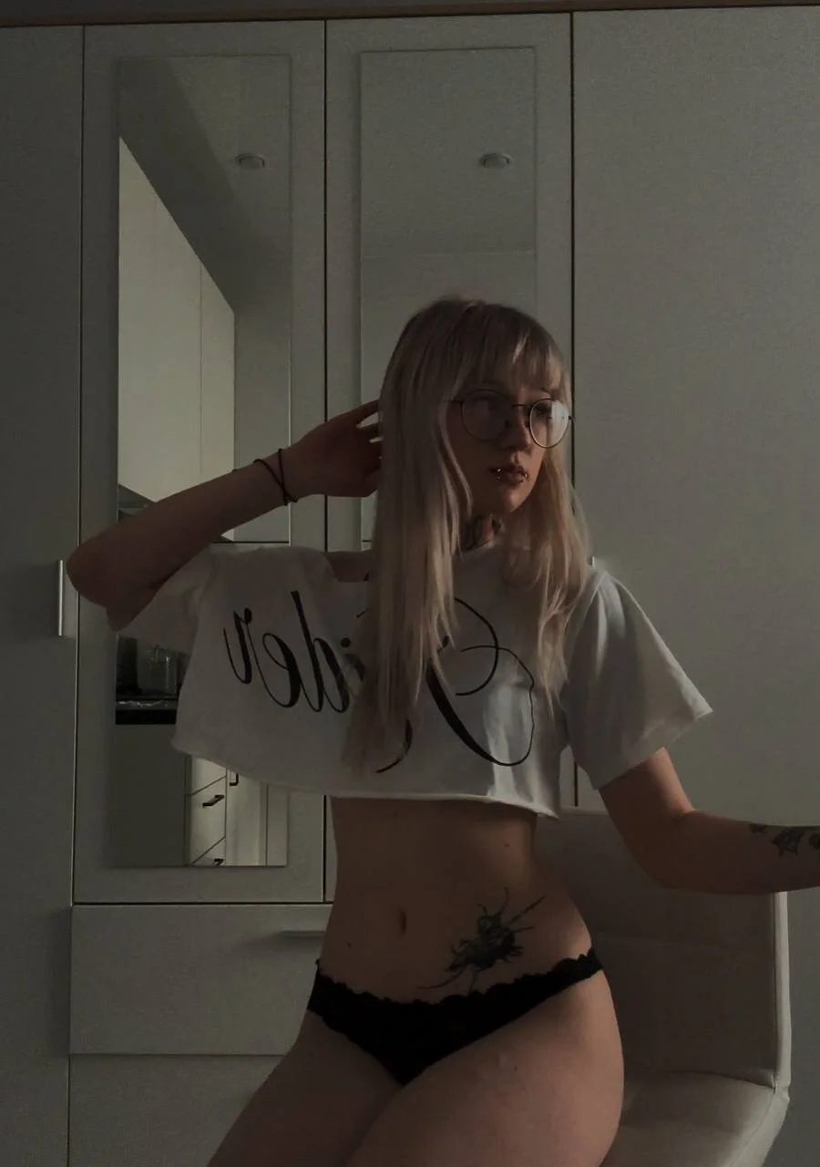 XXX Porn Photo of Nude _Yummi 1