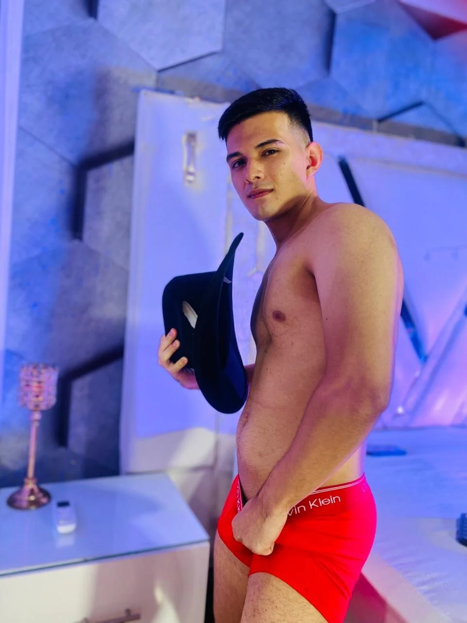 XXX Porn Photo of Nude GoldenBoyM 4