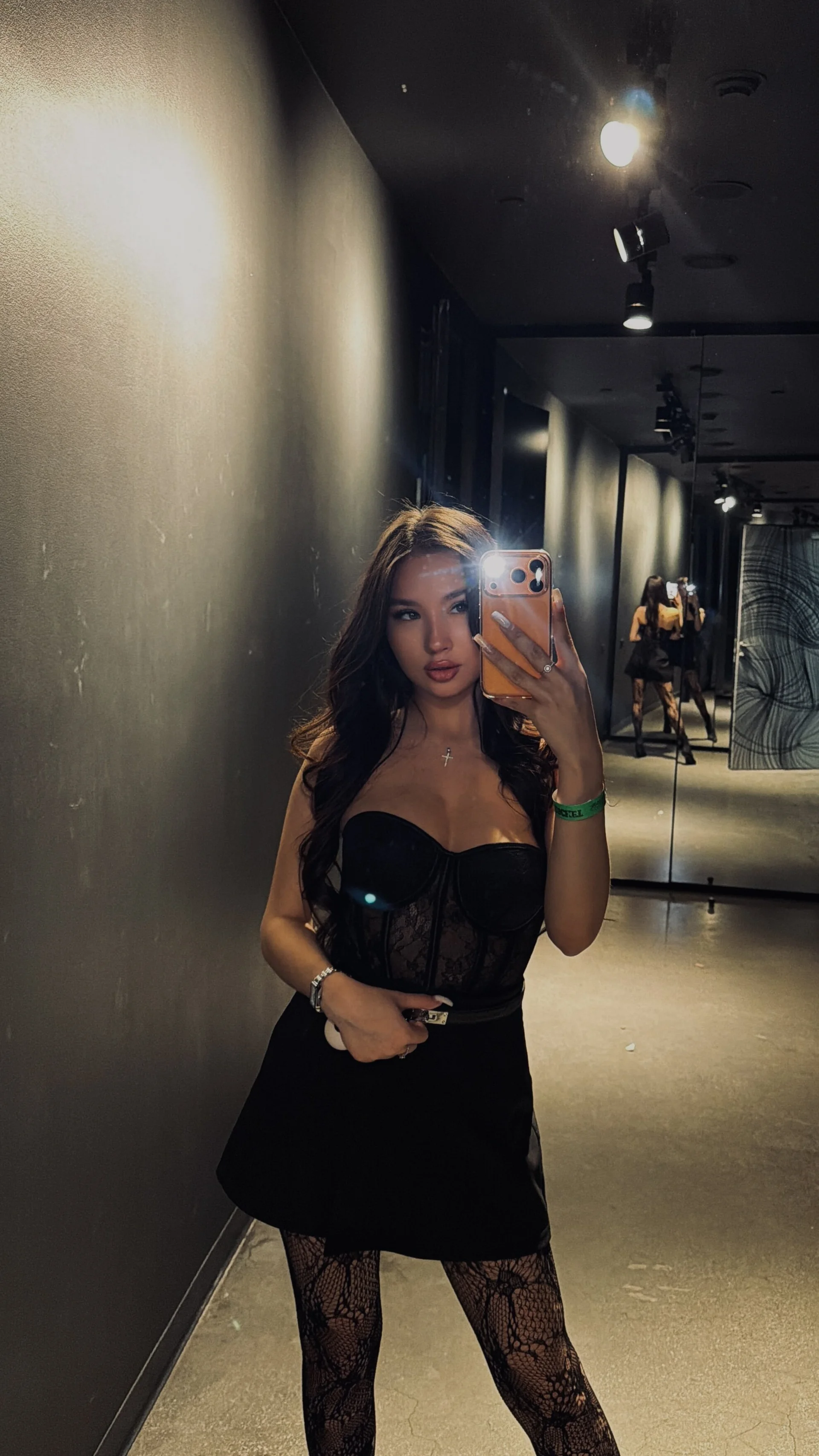 XXX Porn Photo of Nude EmiDroll 2
