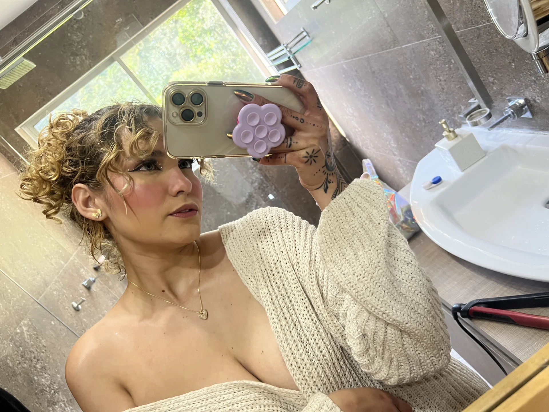 XXX Porn Photo of Nude AdharaWo 2