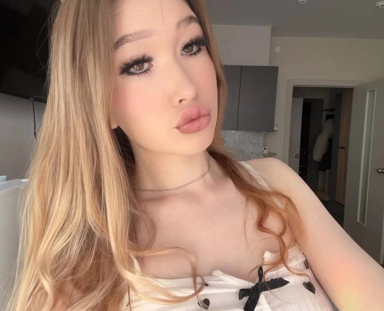 XXX Porn Photo of Nude HillaryMaze 3