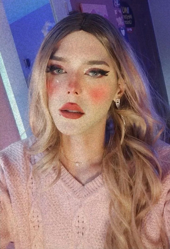XXX Porn Photo of Nude billiesimons2 11