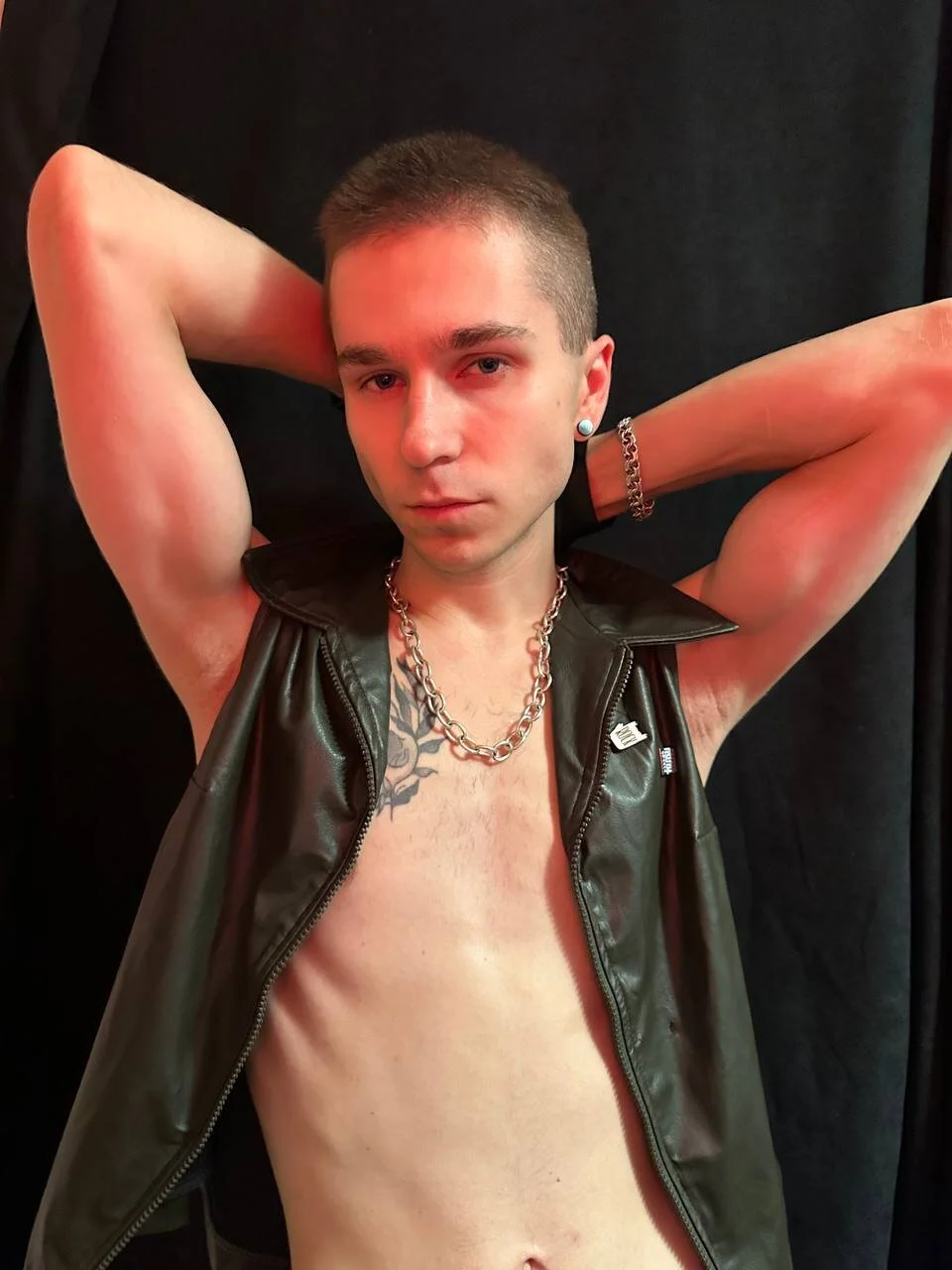 XXX Porn Photo of Nude Joseph__Quinn 5