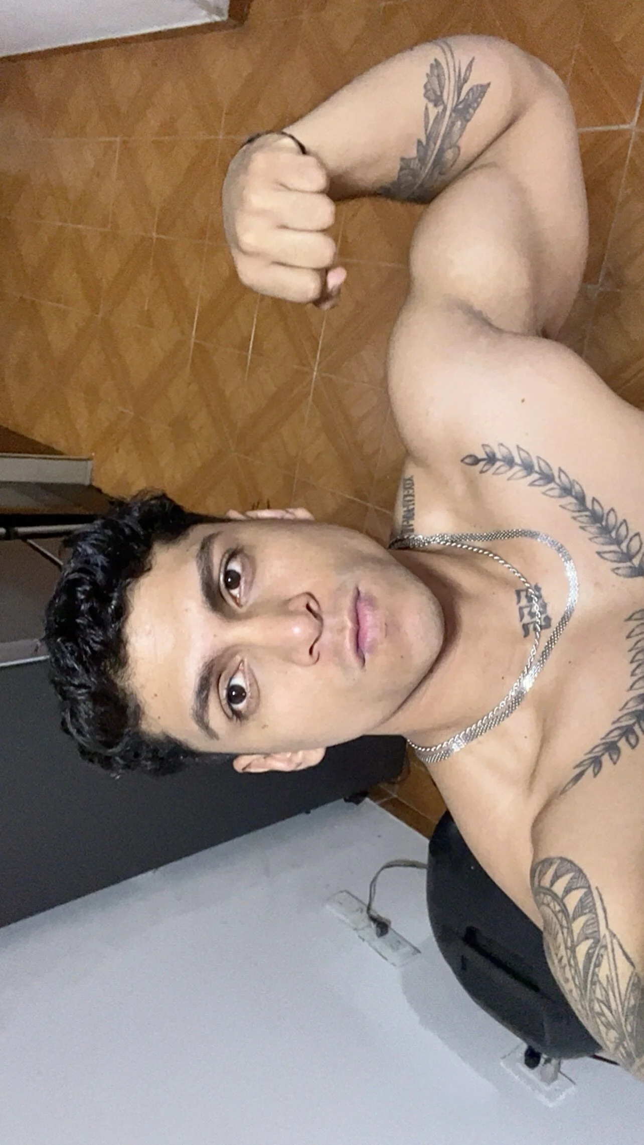 XXX Porn Photo of Nude Nicolasmontoya16 71