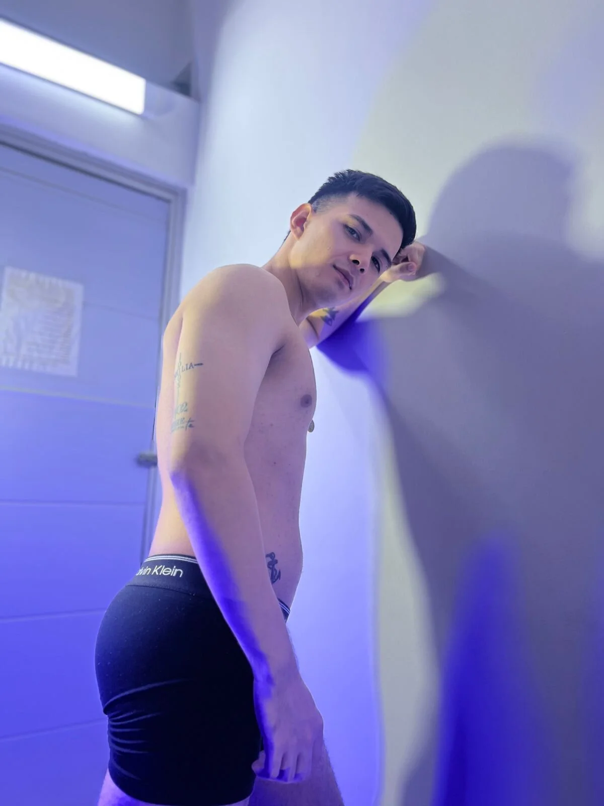 XXX Porn Photo of Nude GoldenBoyM 10