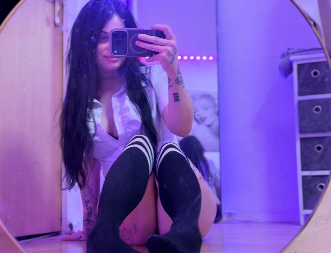 XXX Porn Photo of Nude YoungAshley 5
