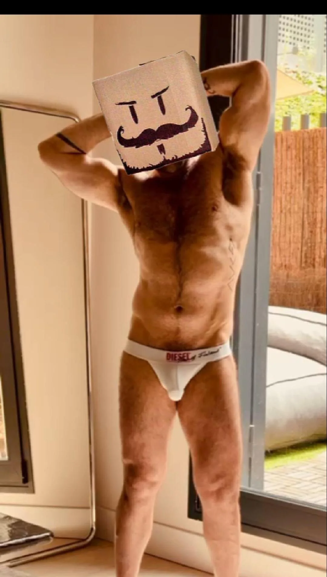 XXX Porn Photo of Nude Sir_box 1