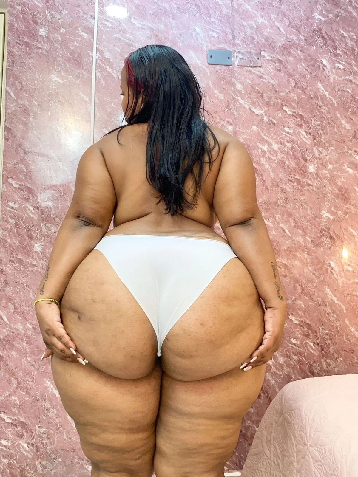 XXX Porn Photo of Nude WALESKABBW_ASS 45