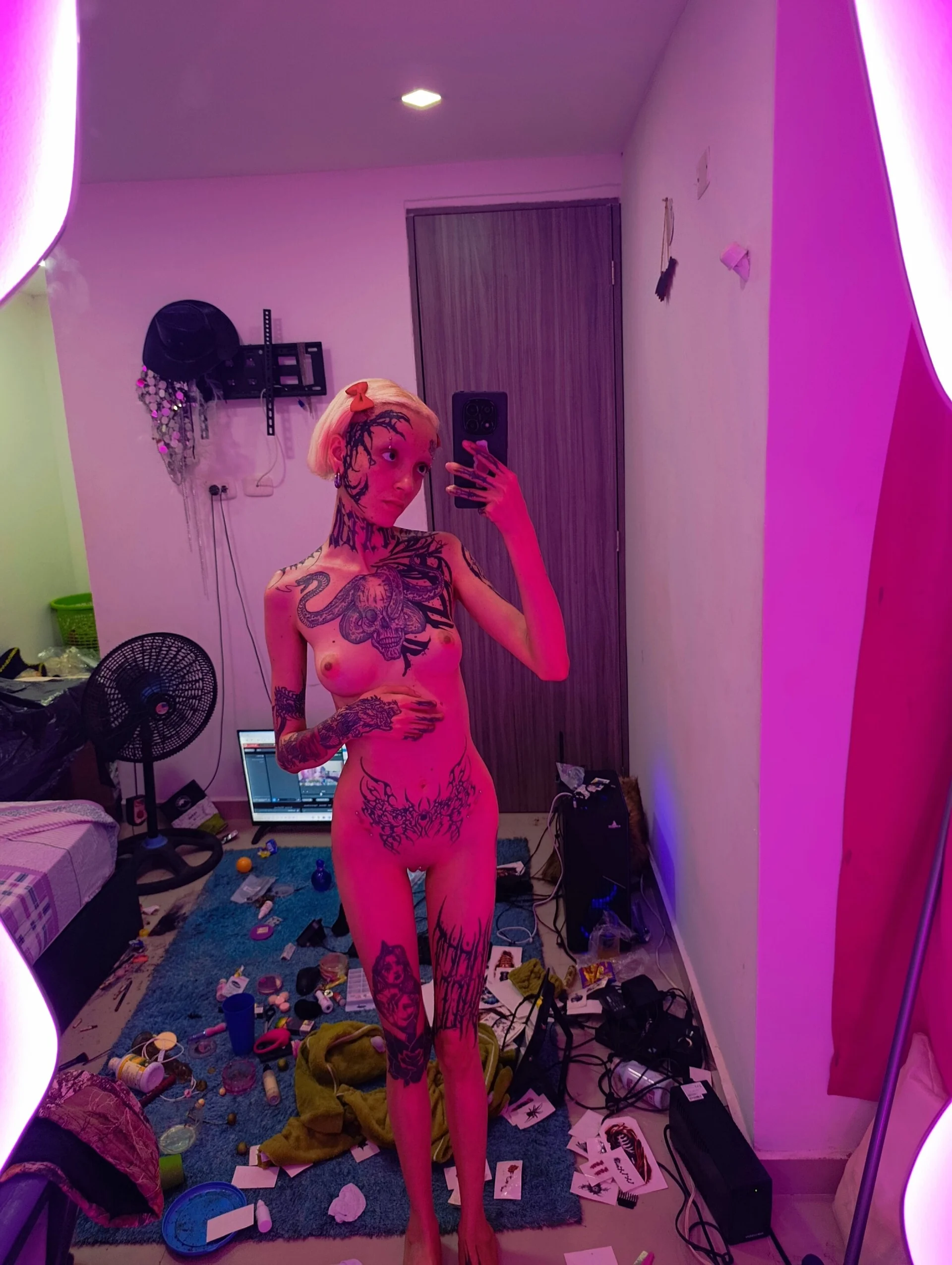 XXX Porn Photo of Nude barbara_anal_squirt_ 811