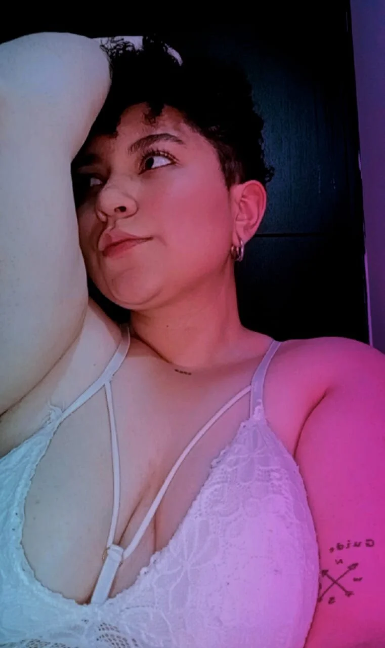 XXX Porn Photo of Nude curly_cam_queen69 6