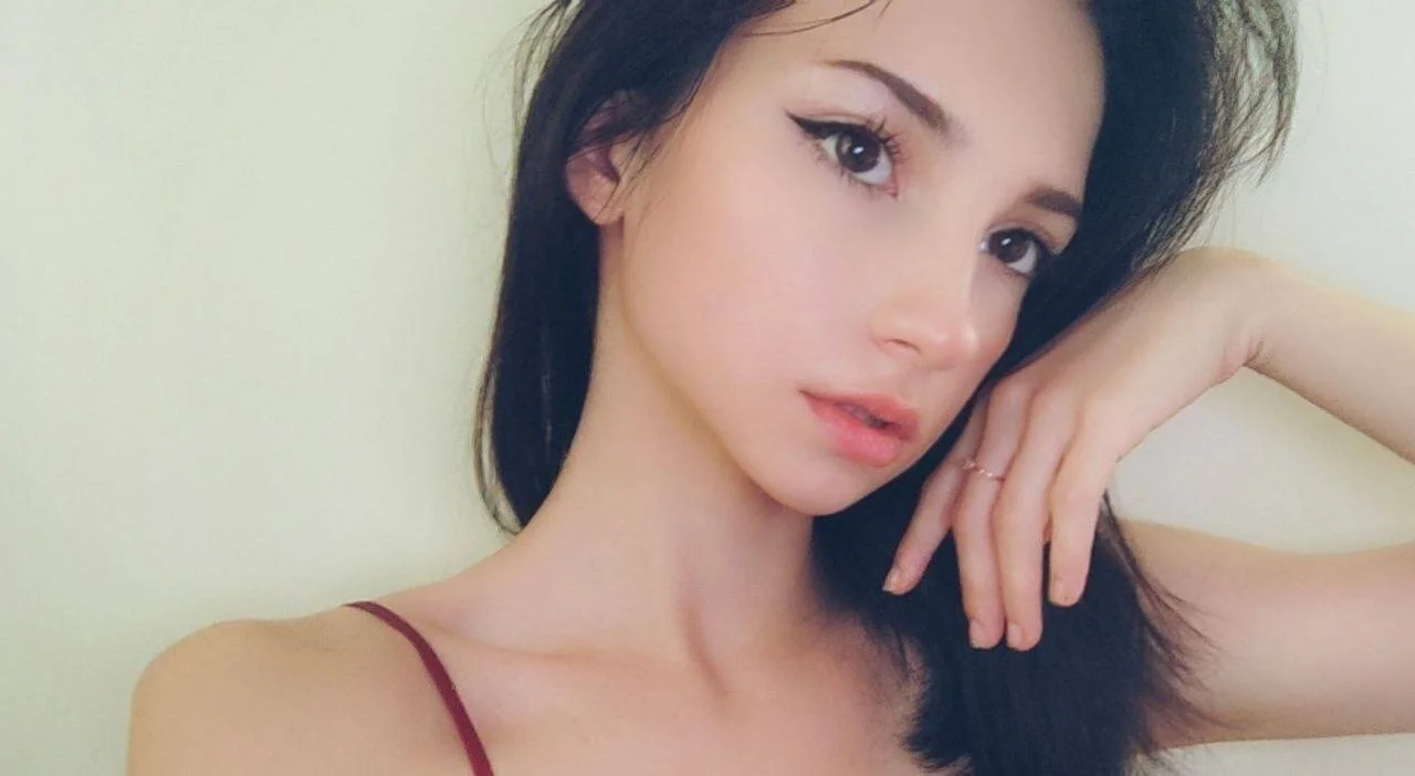 XXX Porn Photo of Nude UrBabeLuna 4