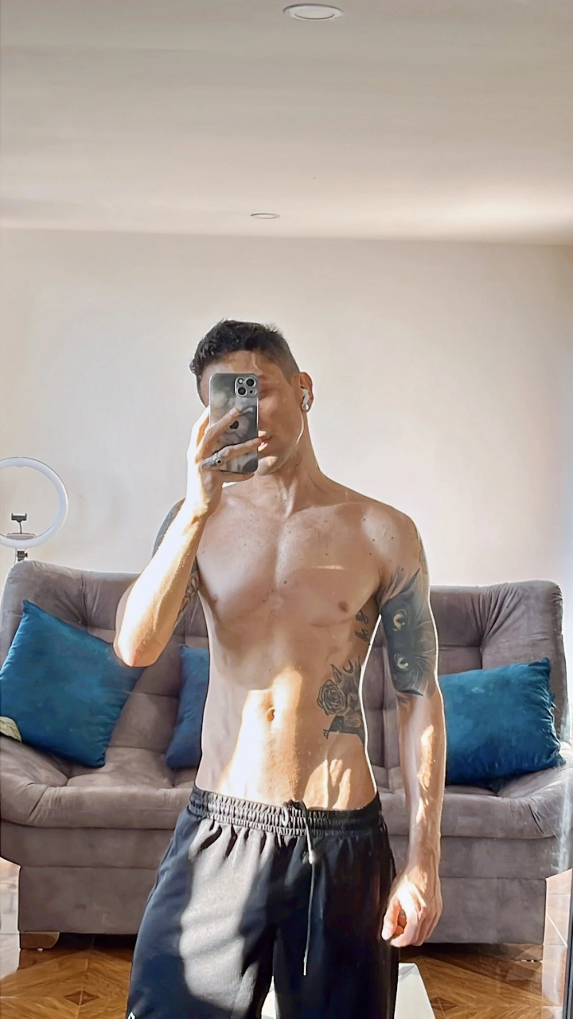 XXX Porn Photo of Nude aaronswt 20