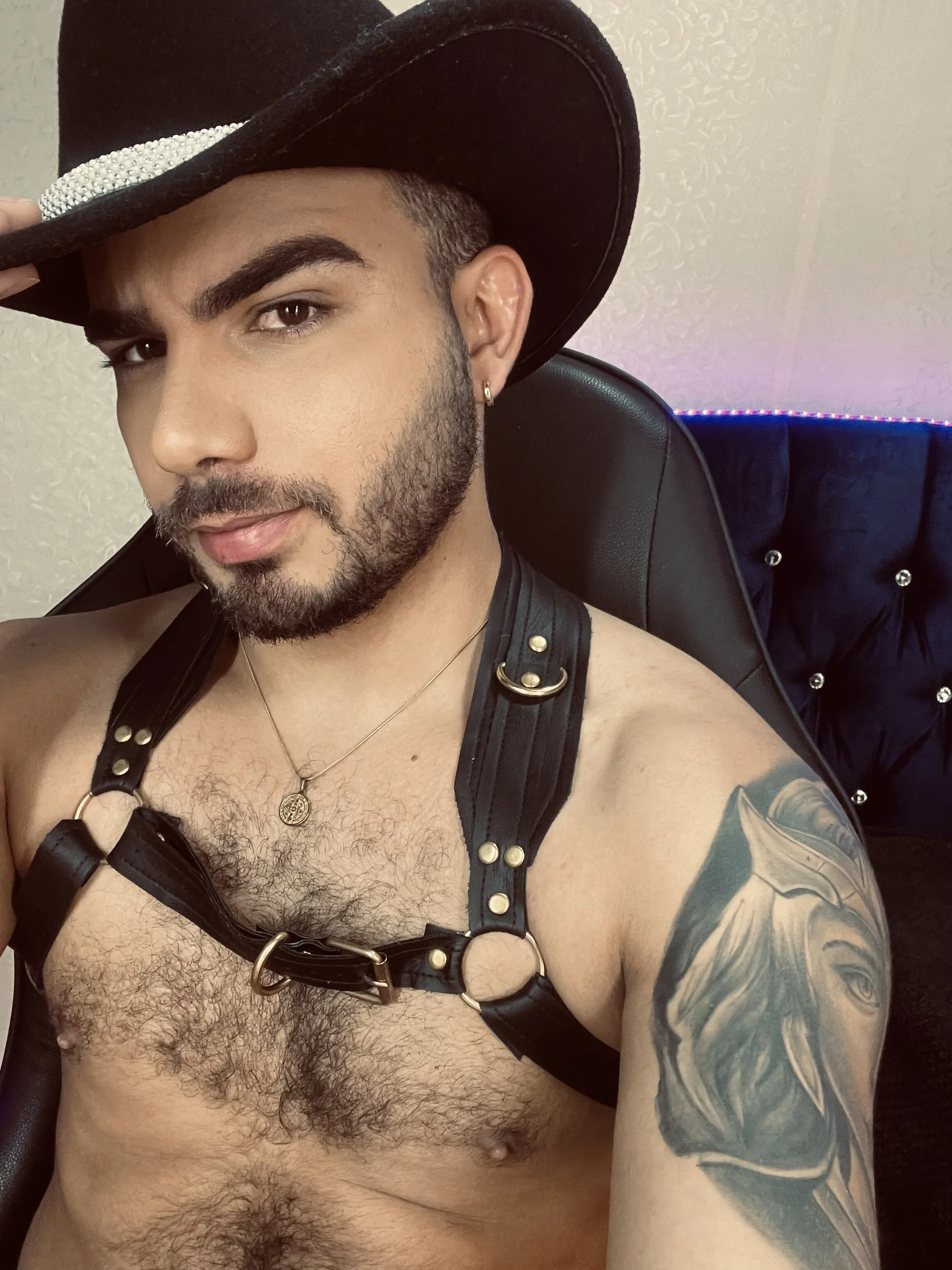 XXX Porn Photo of Nude adamhairy 162