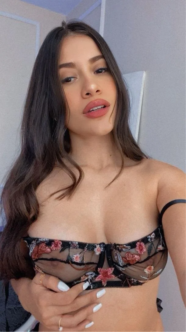 XXX Porn Photo of Nude Alisa__walker 21
