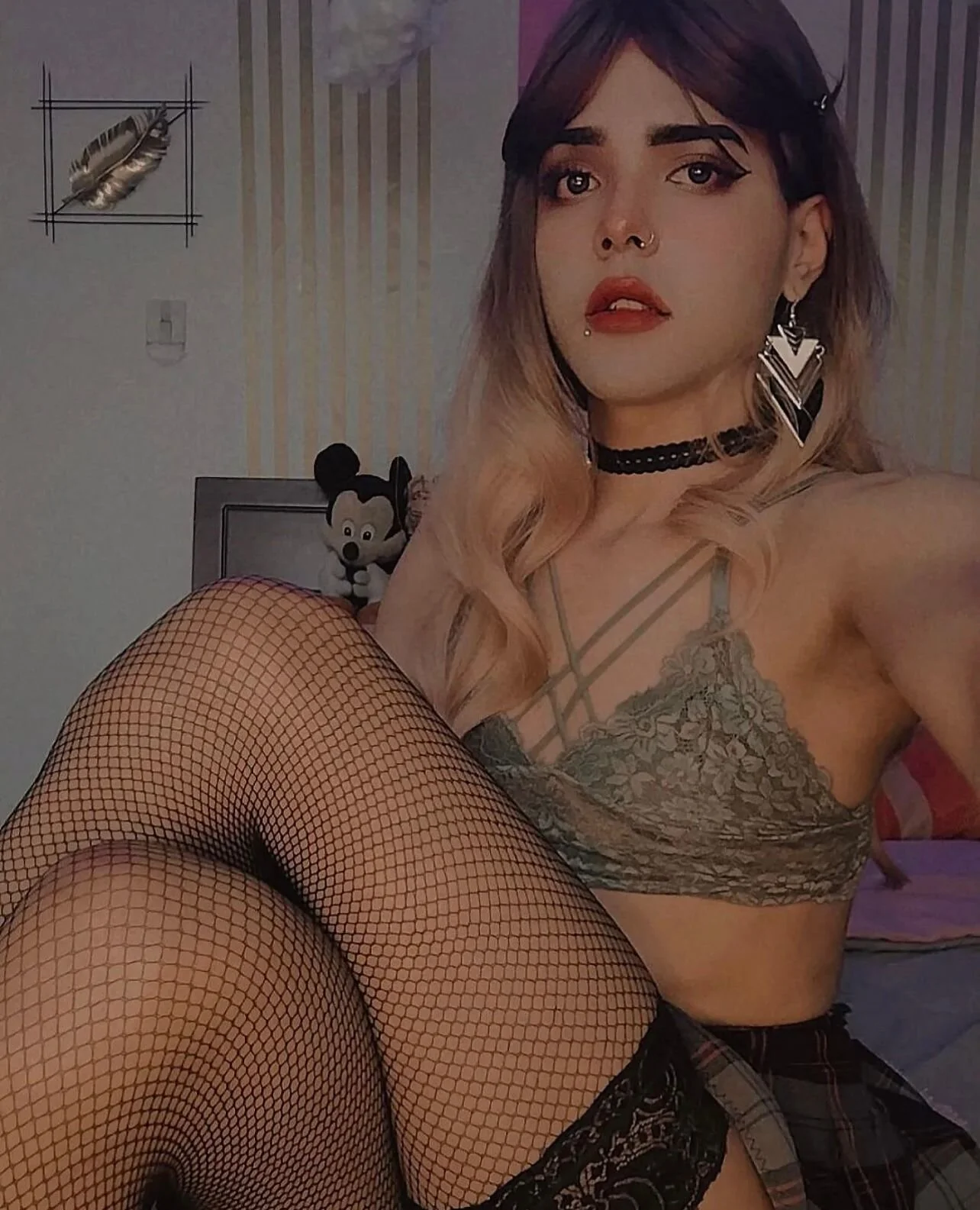 XXX Porn Photo of Nude billiesimons2 15
