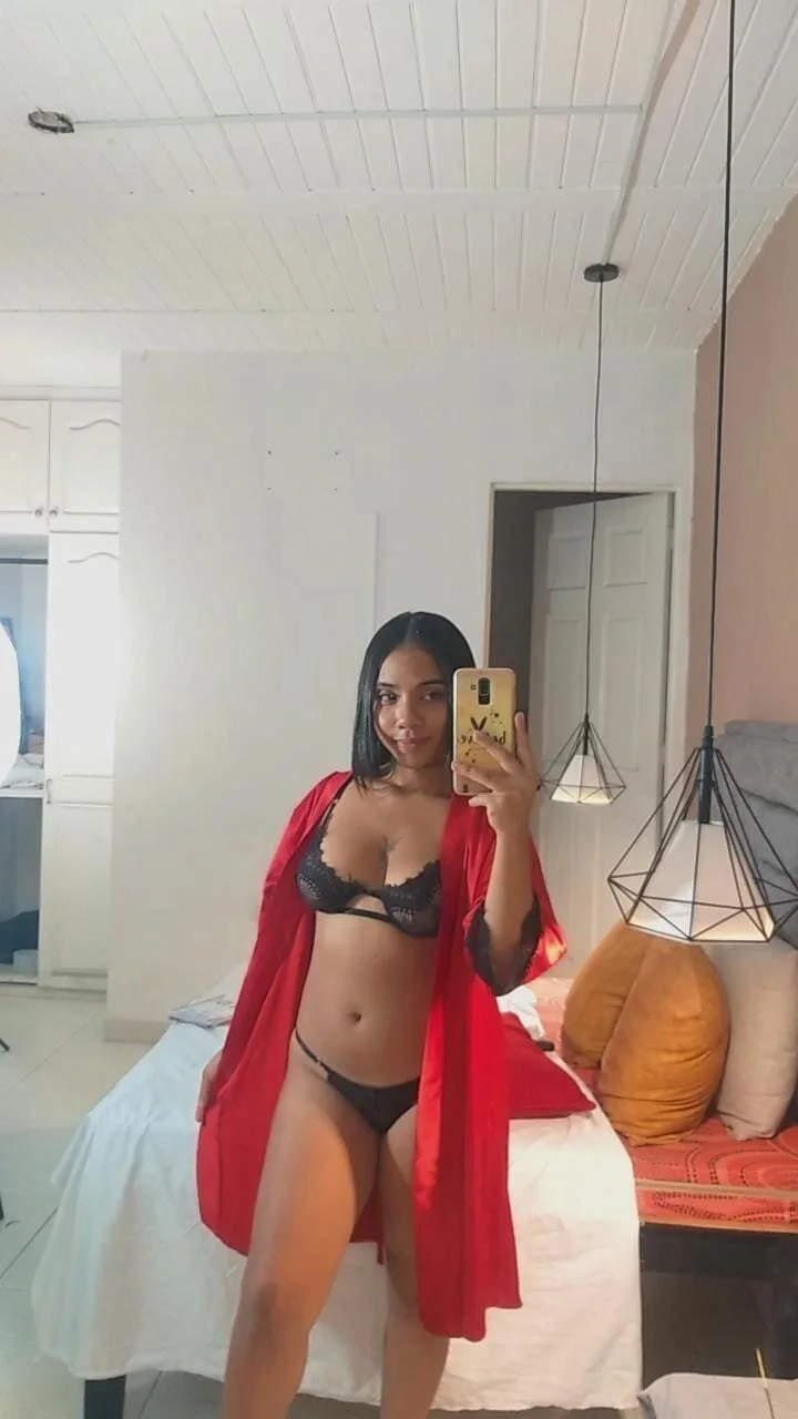 XXX Porn Photo of Nude isi_flowers 6