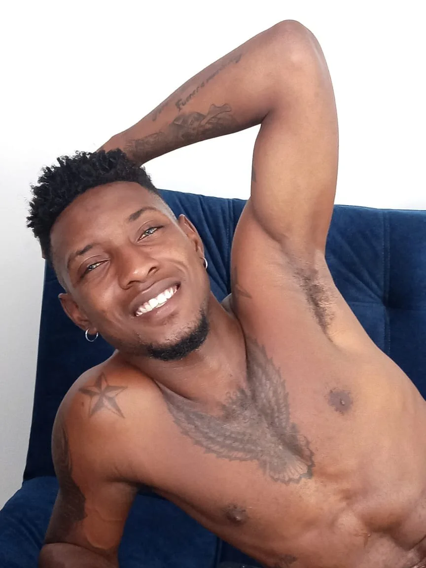 XXX Porn Photo of Nude king__Black 5
