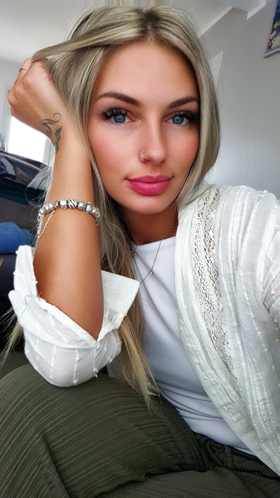 XXX Porn Photo of Nude Ly_die 30