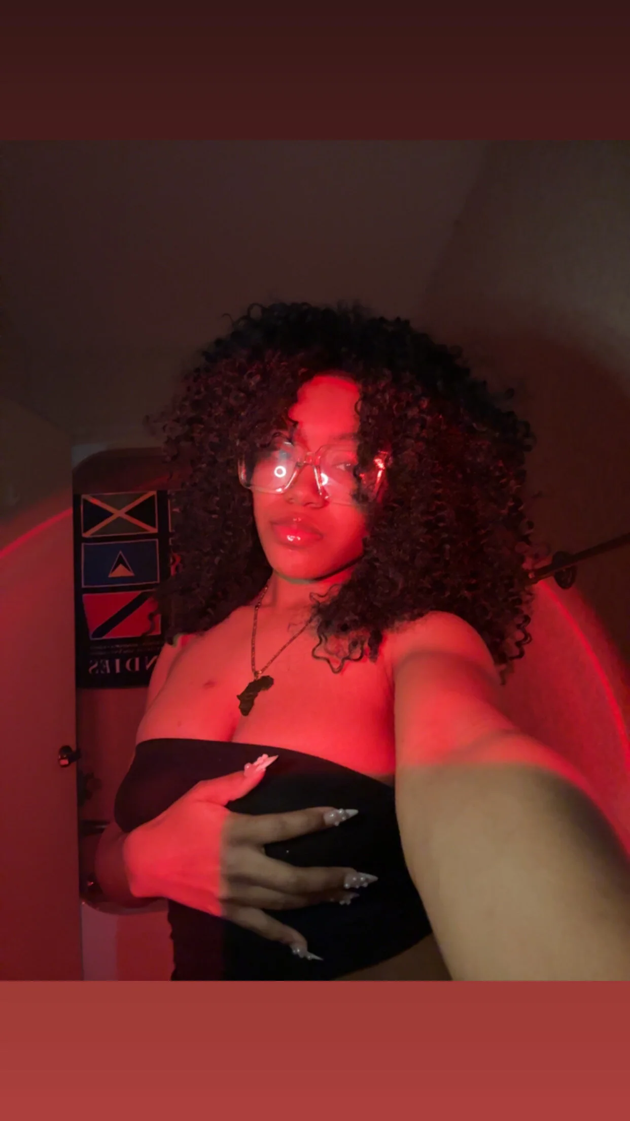 XXX Porn Photo of Nude lifeoftt_19xx 17