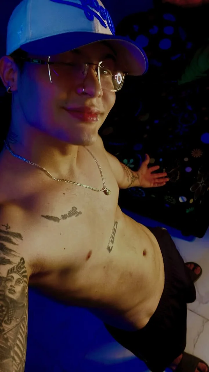XXX Porn Photo of Nude Santii_Twink 2