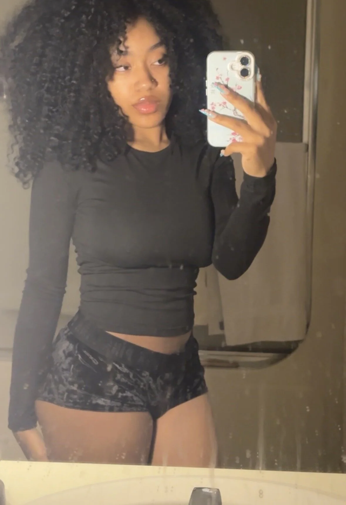 XXX Porn Photo of Nude lifeoftt_19xx 136