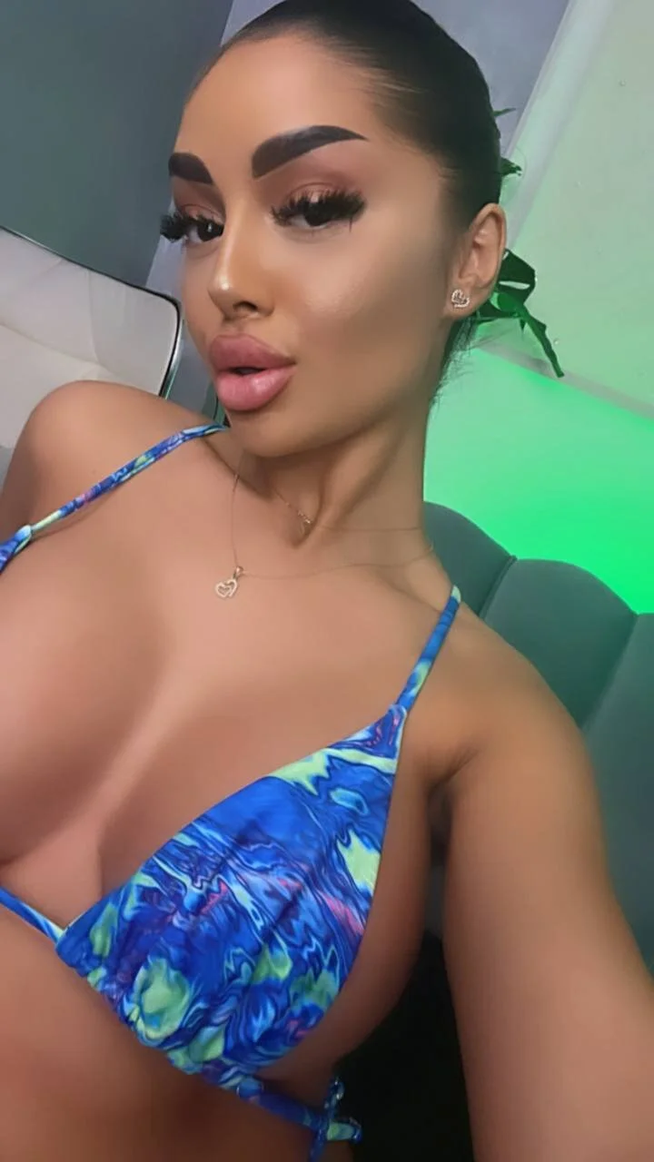 XXX Porn Photo of Nude IsaFuego 18