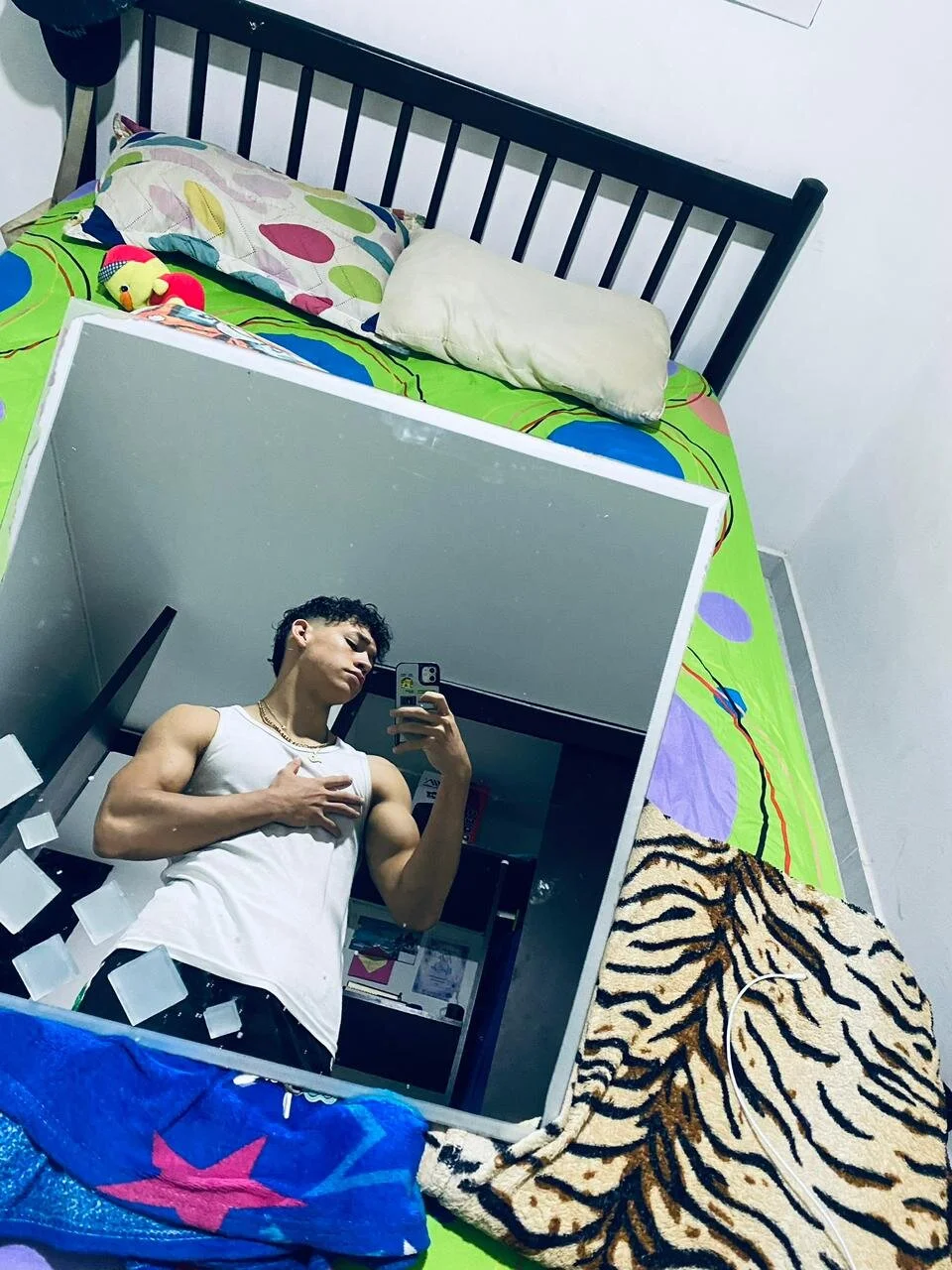 XXX Porn Photo of Nude Luke_Muscle 33